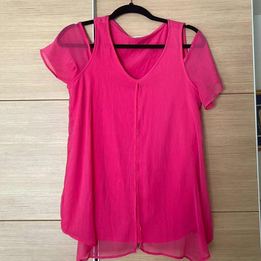 Ricki’s size small bright pink top